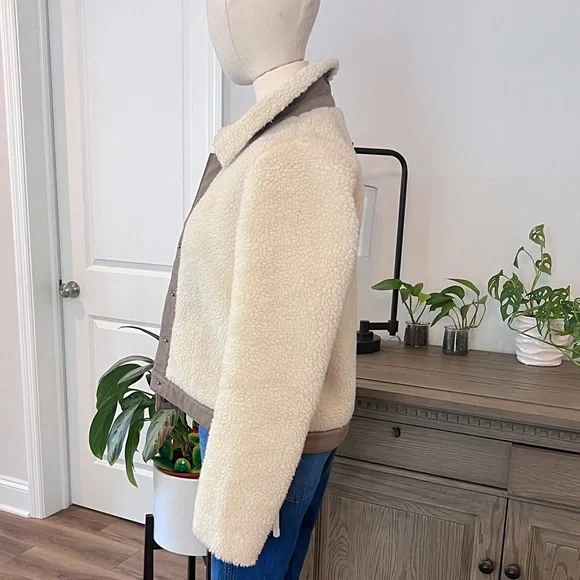 Madewell Sherpa Portland Jacket - Cozy and Stylish Outerwear! - Picture 9 of 11